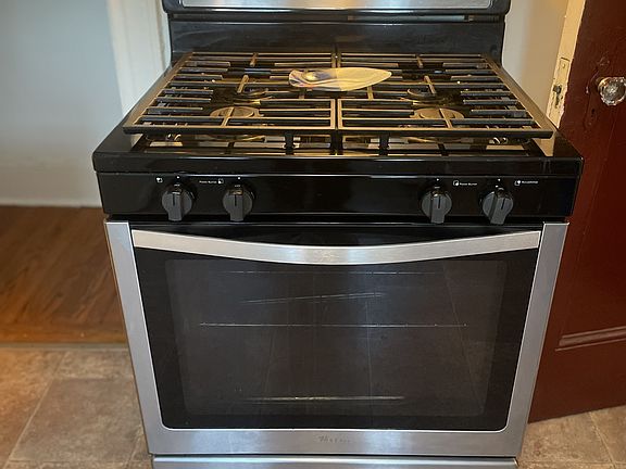 4th image of 8 Lynwood Pl #8
