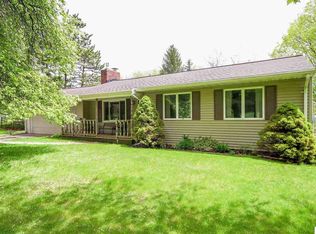 236 Lake Hills Dr, Concord, MI 49237
