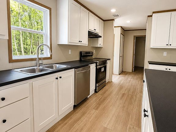 3rd image of 709 Auction Rd