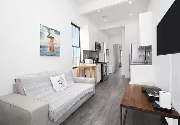 2nd image of 238 Wyckoff Ave APT 3L