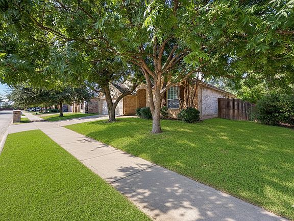 3rd image of 5908 Parkplace Dr