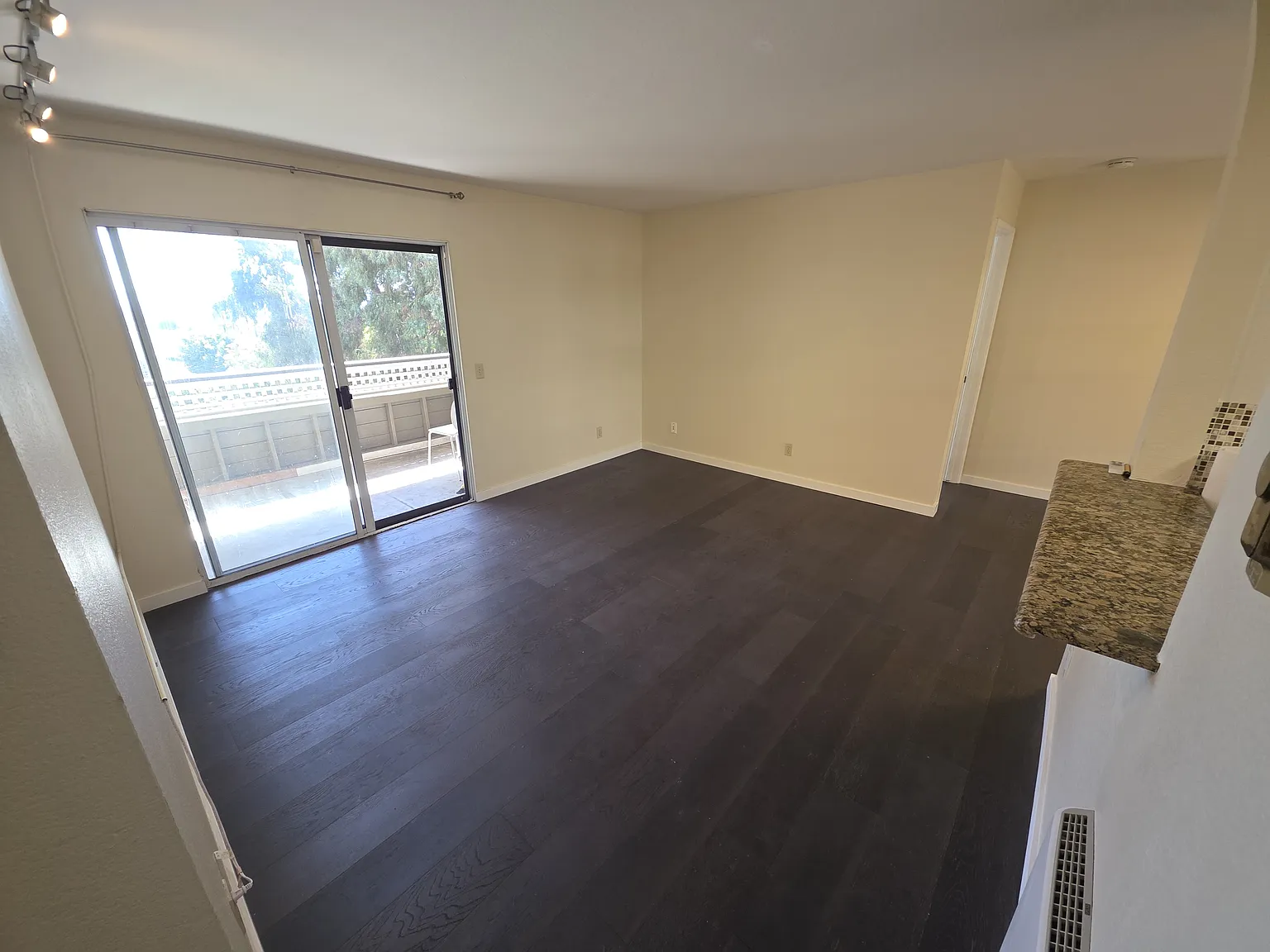 673 Royston Ln — Photo 2