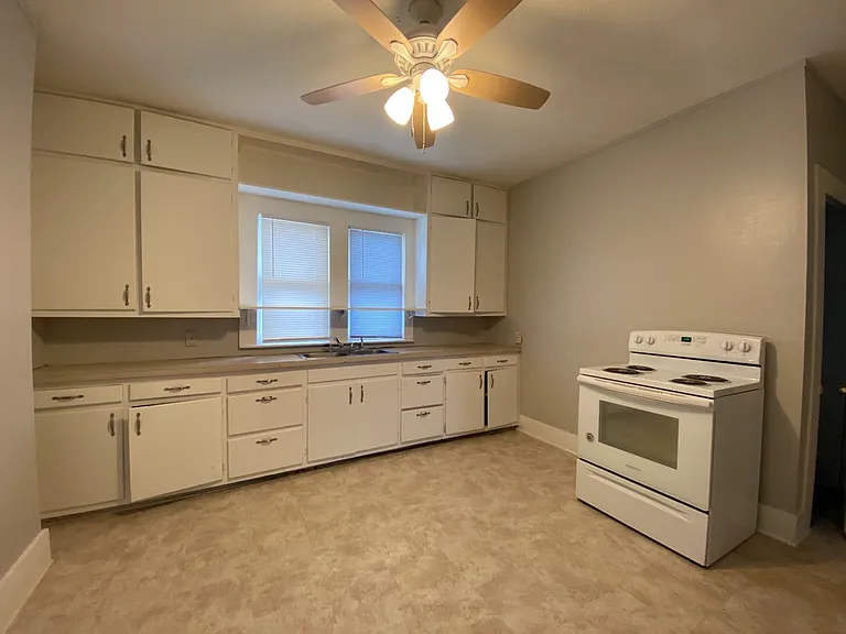 405 S Washington Ave — Photo 5