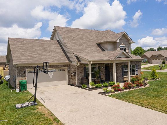 3rd image of 114 Maplewood Dr