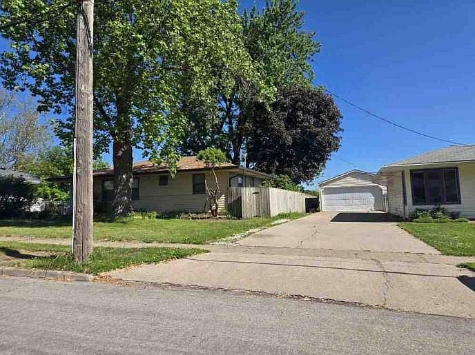 2nd image of 2722 Tiffin Ave