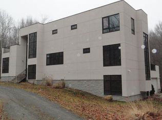 5756 Michillinda Rd, Whitehall, MI 49461