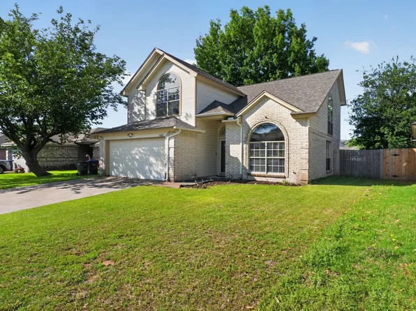 10836 Tall Oak Dr, Fort Worth, TX 76108