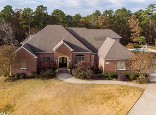 135 Sezanne Ct, Little Rock, AR 72223