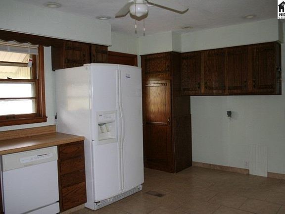4th image of 403 S Washington St