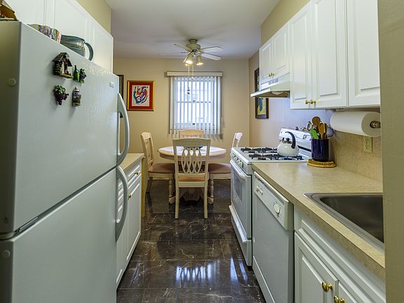 5th image of 16 Maybury Ct