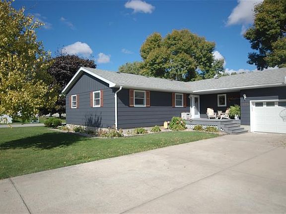 3rd image of 425 Peterson Dr