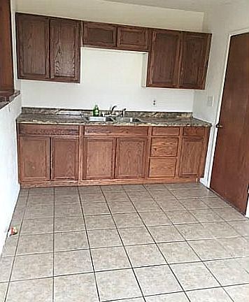 2nd image of 10832 NE 18th St