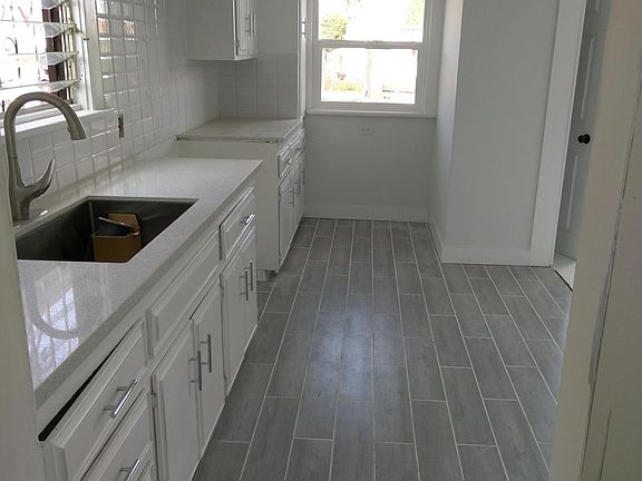 Kitchen - Quartz Countertops