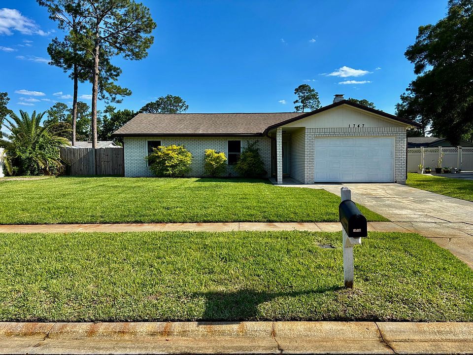 1st image of 1747 Papaya Dr N