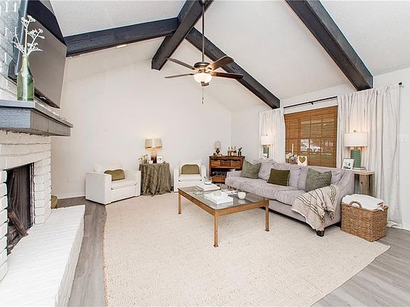 5th image of 42143 Cottonwood Dr