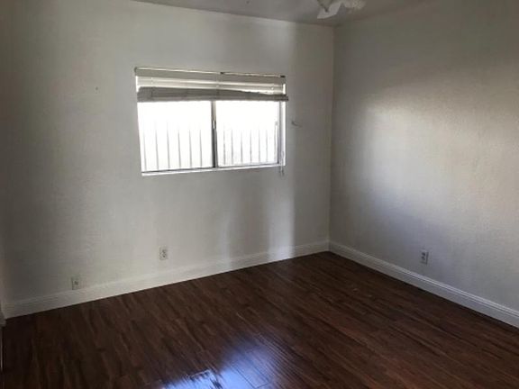 4th image of 2114 Stewart Ave APT B