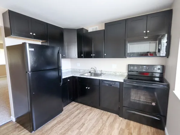 700 Thompson Dr #705, Florissant, MO 63031