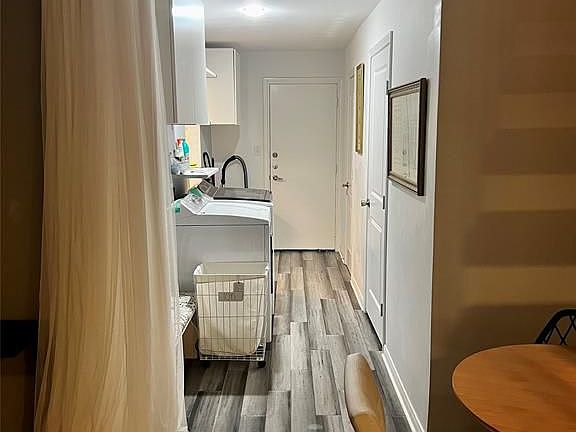 2nd image of 5333 Richmond Ave #4