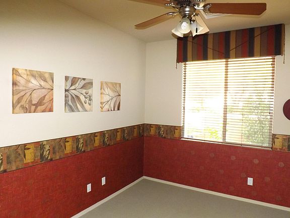 4th image of 208 E Brearley Dr