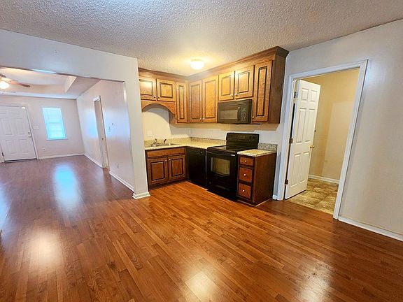 5th image of 1326 Georgia Ave SE