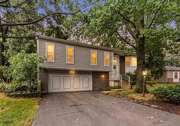 2nd image of 143 Camelot Way