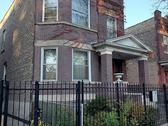 3rd image of 718 N Homan Ave