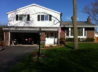 1932 Evergreen Ter, Arlington Heights, IL 60004