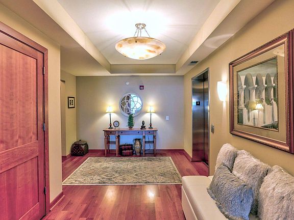 3rd image of 1070 Grandview Ct NE APT 406