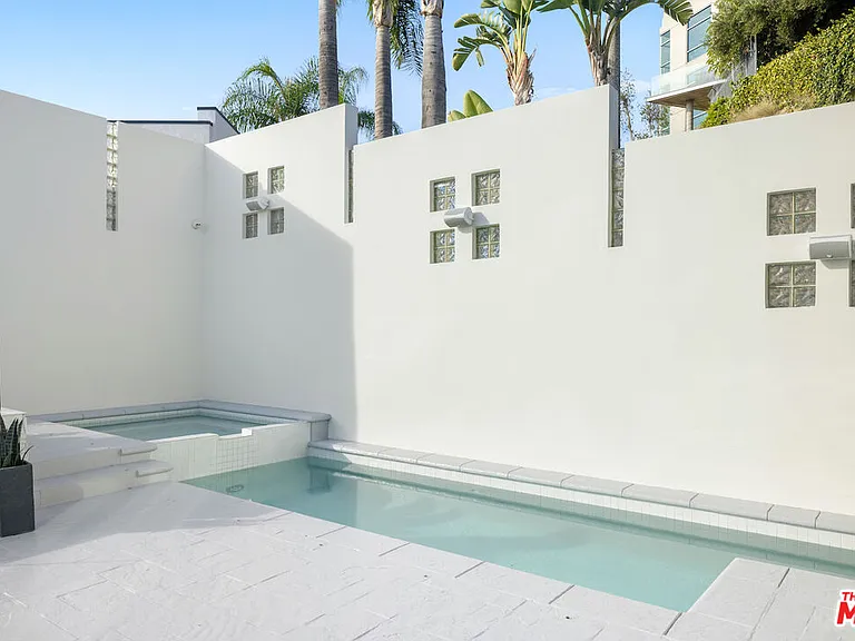 2231 Sunset Plaza Dr — Photo 12