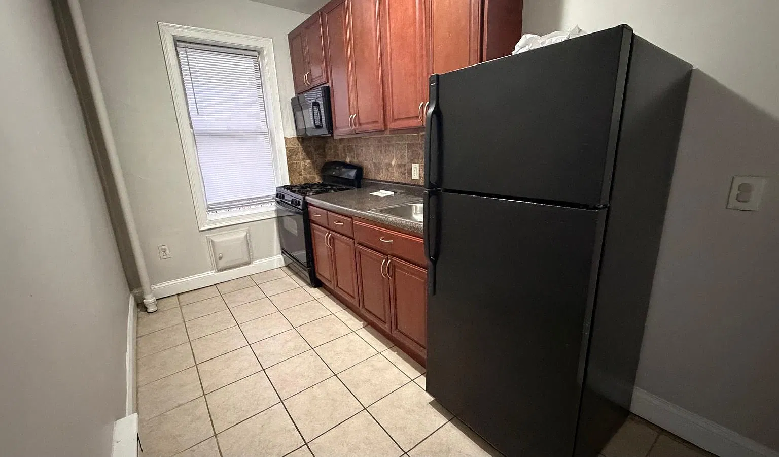 48 Vroom St — Photo 1