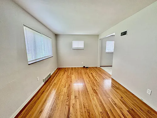 7104-7106 Plateau Photo 1