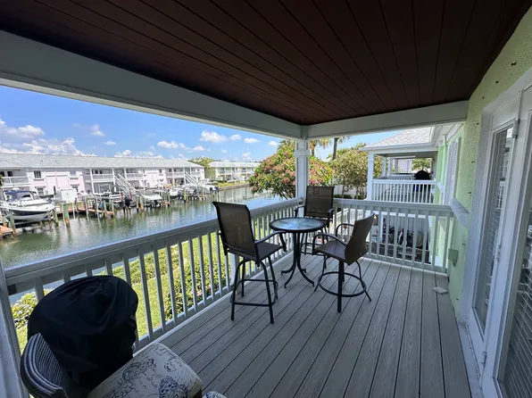4875 Coquina Key Dr SE APT D, Saint Petersburg, FL 33705