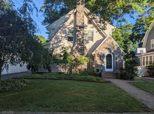 30 W Lincoln St, Verona, NJ 07044
