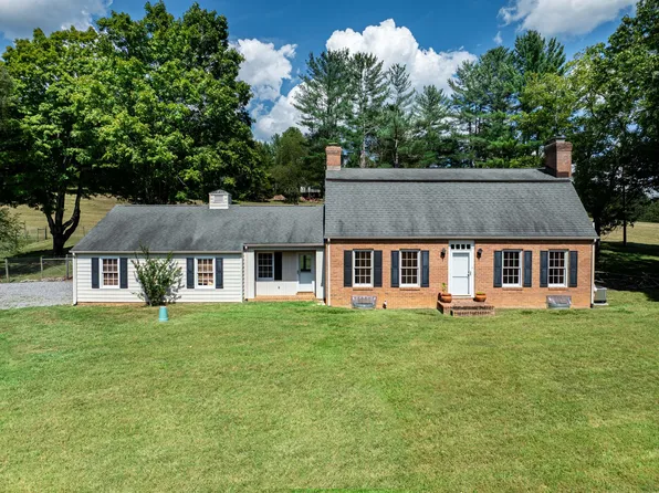 3262 W Midland Trl, Lexington, VA 24450