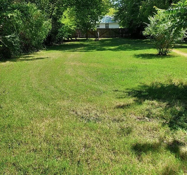 1st image of 653 Blythe Ave