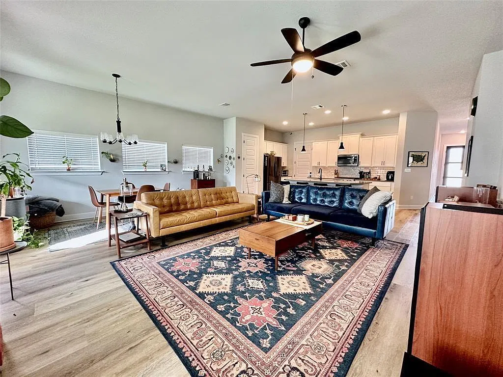 3 bed, 2.0 bath, 1632 sqft, $2,950 — Photo 4