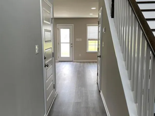 102 Wyatt Miles Ln, Toney, AL 35773