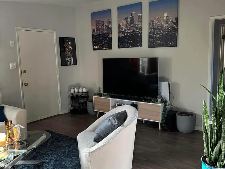 5706 Kester Ave #6 — Photo 6