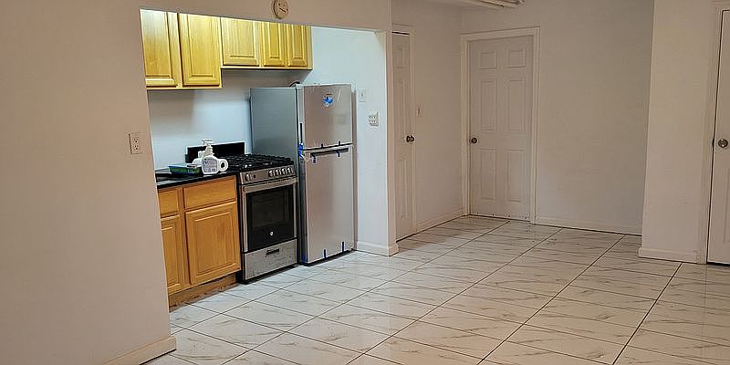 2nd image of 135 Corbin Pl #1