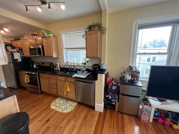 52-54 Lowell St #2, Somerville, MA 02143