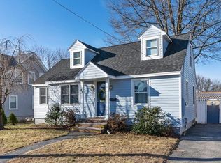 42 Wellesley Ave, Lowell, MA 01851