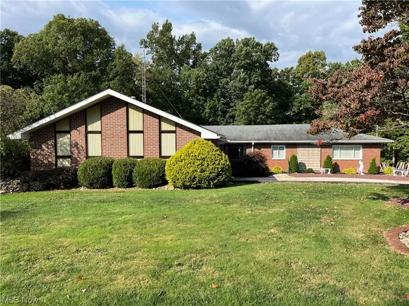 272 Laurel Hills Dr, Steubenville, OH 43952