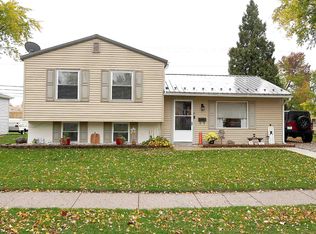 12 Holden Rd, Columbia City, IN 46725