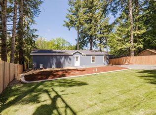 401 E Trails End Dr, Belfair, WA 98528