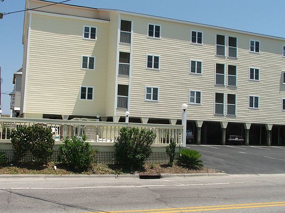 Front view off South Lake Dr
