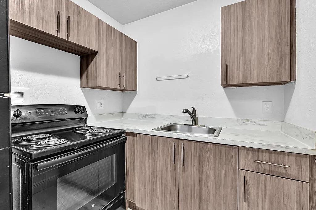 1 bed, 650 sqft, $1,596 — Photo 3