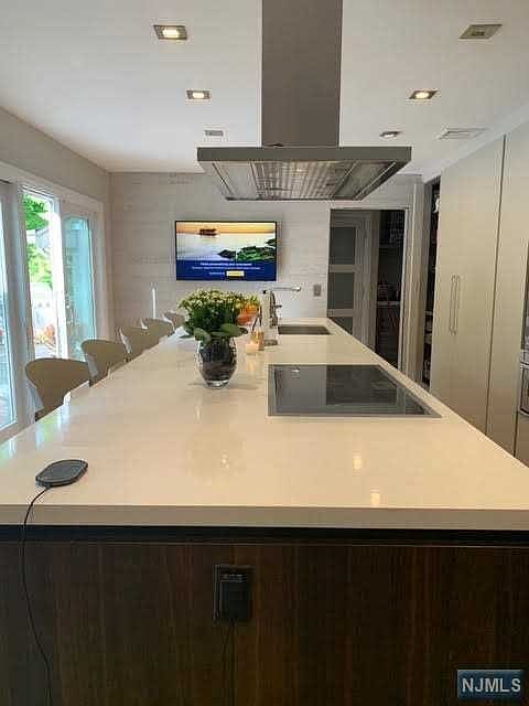 2nd image of 15 Lambs Ln