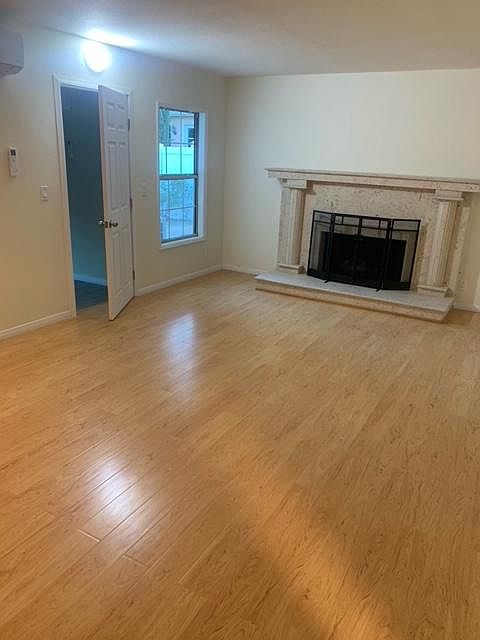 1st image of 6544 Mammoth Ave #C
