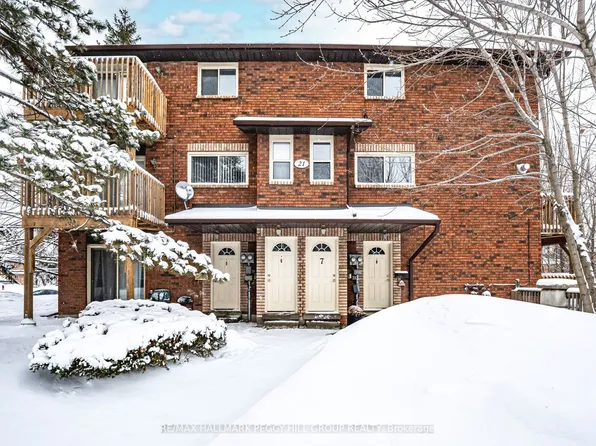 21 Evergreen Ct #7, Barrie, ON L4N 6W8