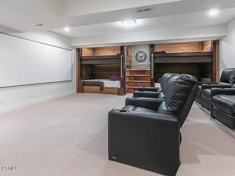1135 E Lasso Trl — Photo 32